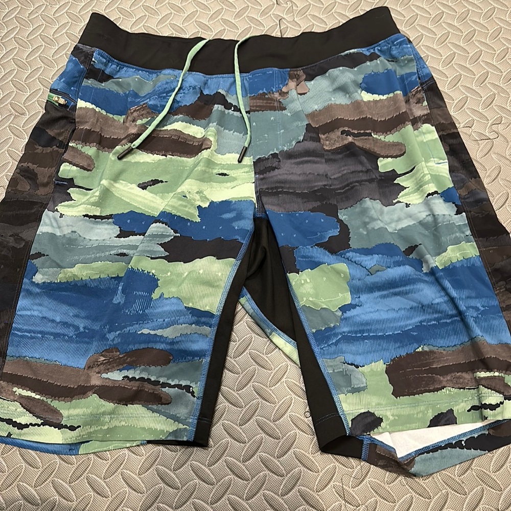 Lululemon. Men’s athletic shorts.